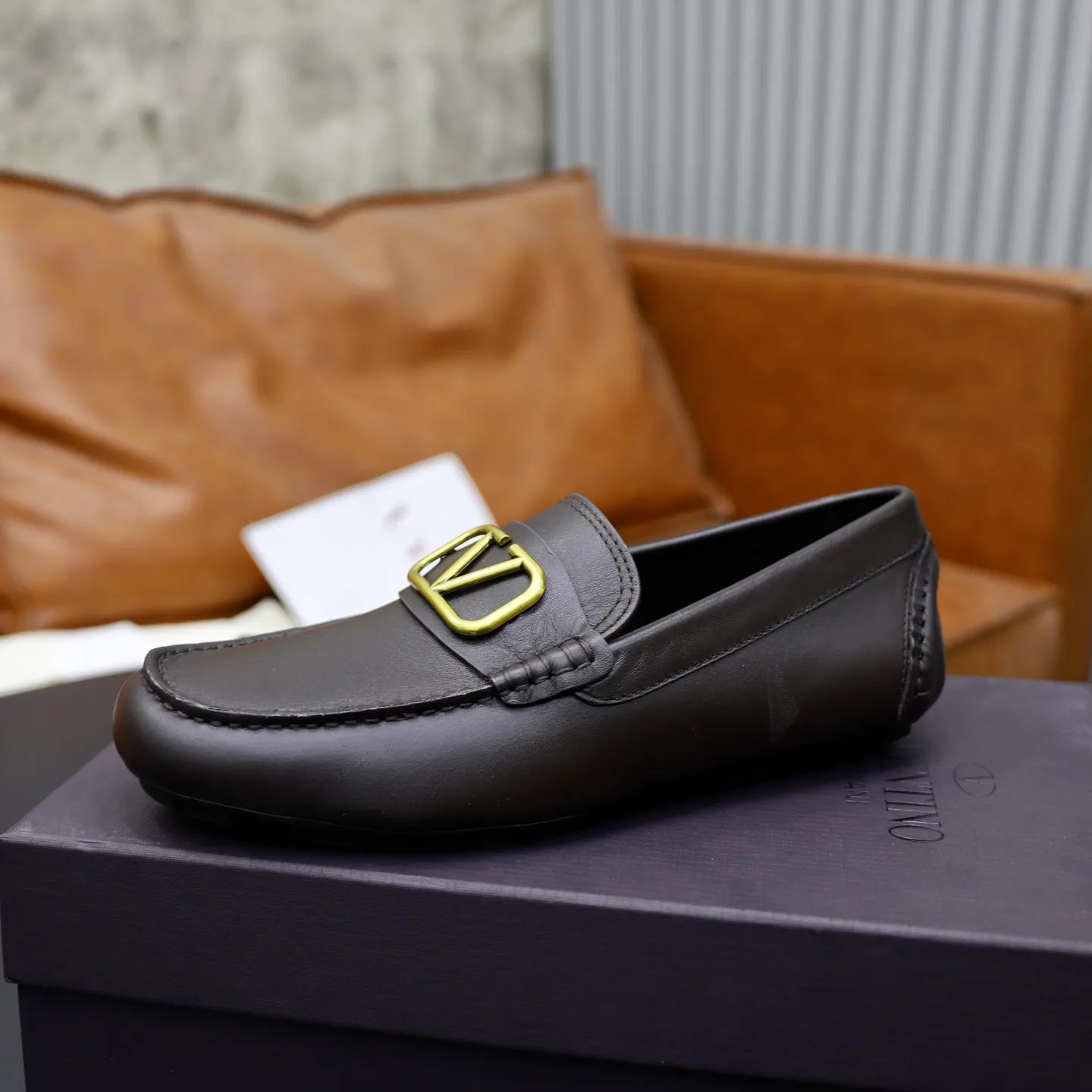 Men's shoes: 640💰VALENTINO, made of imported cowhide with imported water-dyed cow lining, iconic hardware and iconic wear-resistant outsole. 38-45 (customized at 45) VALENTINO packaging All orders enjoy the brand’s iconic product packaging